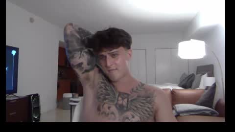 Snapshot of henrydesanti chatting on 09/12/25, 12:22 henrydesanti online show from 09/12/25, 12:22