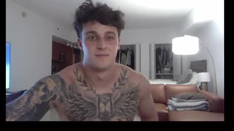 Snapshot of henrydesanti chatting on 09/19/25, 03:19 henrydesanti online show from 09/19/25, 03:19