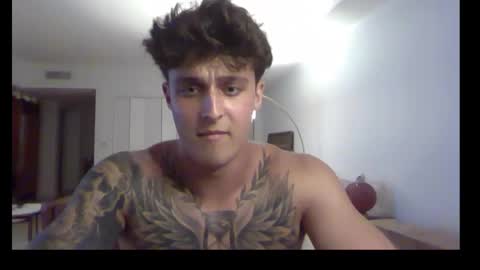 Snapshot of henrydesanti chatting on 10/02/25, 01:45 henrydesanti online show from 10/02/25, 01:45