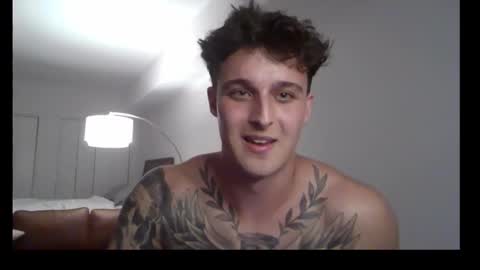 Snapshot of henrydesanti chatting on 10/25/25, 02:19 henrydesanti online show from 10/25/25, 02:19