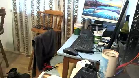 Snapshot of hermeneutika chatting on 12/13/24, 11:23 mature online show from 12/13/24, 11:23