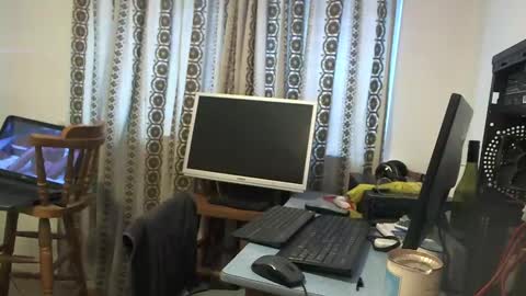 Snapshot of hermeneutika chatting on 12/18/24, 10:40 mature online show from 12/18/24, 10:40