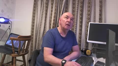 Snapshot of hermeneutika chatting on 01/04/25, 06:30 mature online show from 01/04/25, 06:30