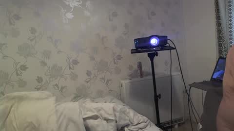 Snapshot of hermeneutika chatting on 09/10/25, 07:41 mature online show from 09/10/25, 07:41