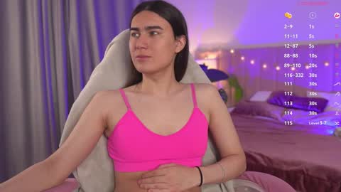 Snapshot of heyalena chatting on 10/14/25, 06:36 heyalena online show from 10/14/25, 06:36