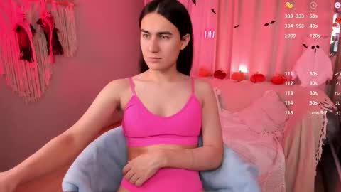 Snapshot of heyalena chatting on 10/18/25, 11:11 heyalena online show from 10/18/25, 11:11