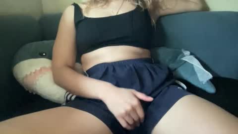 Blue  online show from 12/01/25, 08:03