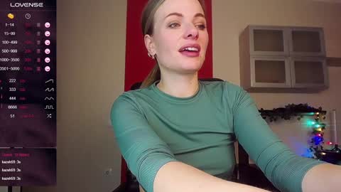 Snapshot of hi_bye_ chatting on 01/16/25, 05:21 Lina online show from 01/16/25, 05:21