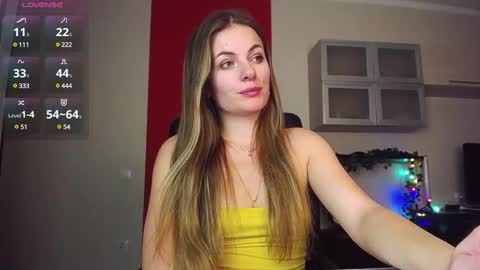 Snapshot of hi_bye_ chatting on 02/21/25, 05:53 Lina online show from 02/21/25, 05:53