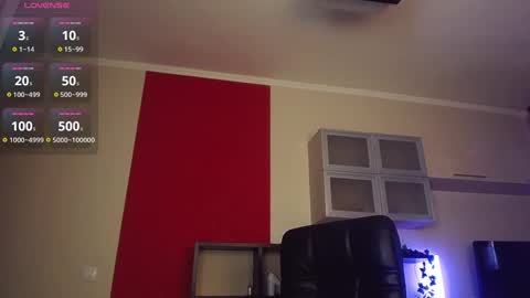 Snapshot of hi_bye_ chatting on 03/09/25, 10:52 Lina online show from 03/09/25, 10:52