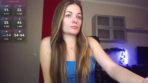 Snapshot of hi_bye_ chatting on 03/12/25, 05:07 Lina online show from 03/12/25, 05:07