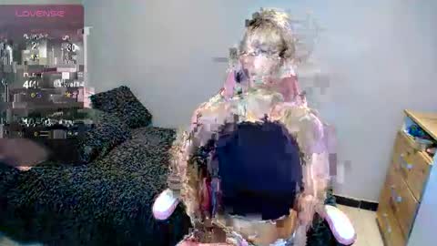 Snapshot of hi_scarlett chatting on 02/02/25, 01:30 hi_scarlett online show from 02/02/25, 01:30