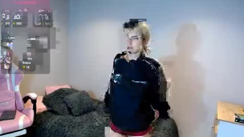 Snapshot of hi_scarlett chatting on 02/03/25, 12:14 hi_scarlett online show from 02/03/25, 12:14