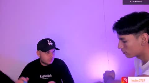 hikalev online show from 11/22/25, 04:22