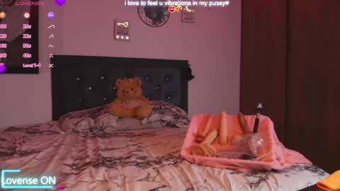 Snapshot of hilary_jones_22 chatting on 01/18/25, 01:52 LUNA new account FOLLOW ME online show from 01/18/25, 01:52