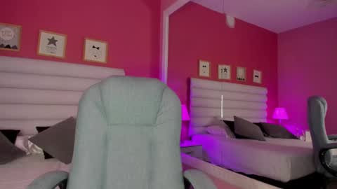 hilary_tailor online show from 09/08/25, 03:22