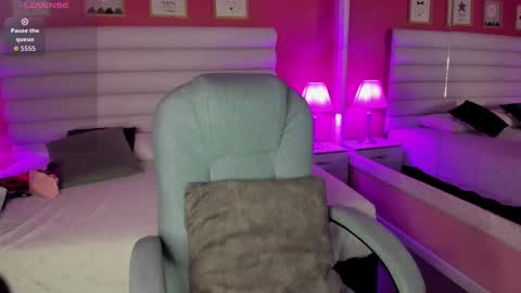 hilary_tailor online show from 10/17/25, 11:35