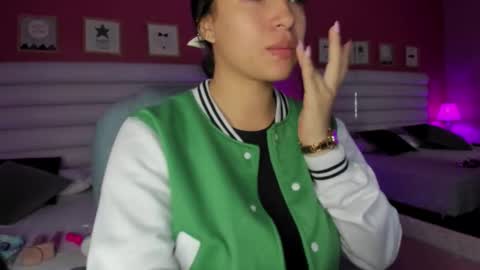 hilary_tailor online show from 10/18/25, 11:11