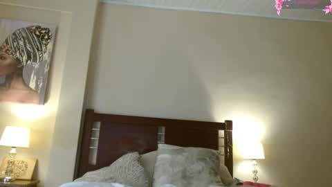 Snapshot of hillary_foox chatting on 10/20/25, 06:30 Hillary online show from 10/20/25, 06:30