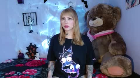 Snapshot of himiiko_toga chatting on 10/12/25, 08:19 Himiiko online show from 10/12/25, 08:19