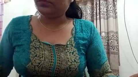 Snapshot of himuhimu22 chatting on 09/11/25, 03:56 himuhimu22 online show from 09/11/25, 03:56