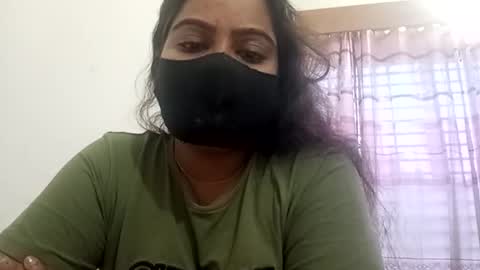 himuhimu22 online show from 10/16/25, 07:31