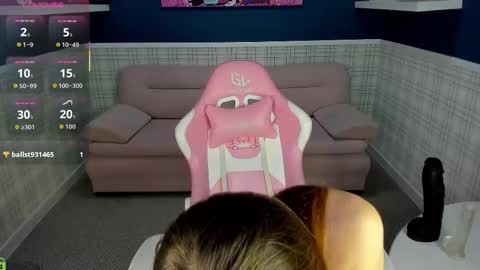 hina smilth online show from 10/24/25, 11:06