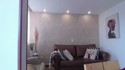 Hinnata online show from 12/21/24, 06:44