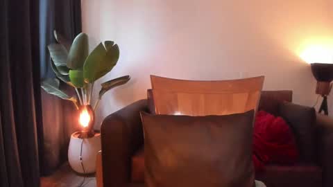 Hinnata online show from 02/21/25, 07:54