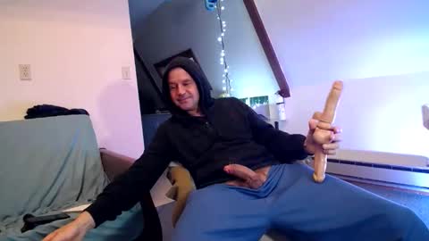 Snapshot of hippiezen chatting on 02/25/25, 04:31 Hippie Jijm online show from 02/25/25, 04:31