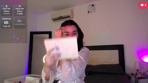 Snapshot of hipshannah chatting on 12/10/24, 11:51 H A N N A H online show from 12/10/24, 11:51