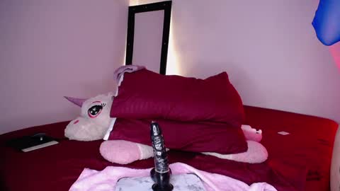 Snapshot of hipshannah chatting on 01/26/25, 01:31 H A N N A H online show from 01/26/25, 01:31