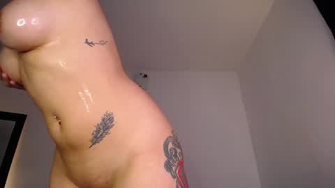 Snapshot of hipshannah chatting on 02/07/25, 01:47 H A N N A H online show from 02/07/25, 01:47