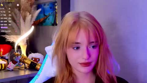 Snapshot of hisoka__akerley chatting on 09/14/25, 04:39 Ella online show from 09/14/25, 04:39