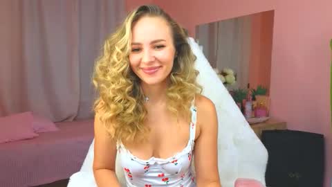 Ksenia online show from 10/13/25, 12:21