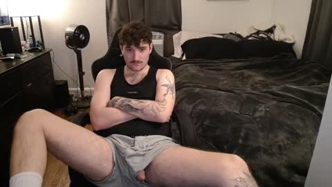 Snapshot of hngboymitch chatting on 11/18/25, 02:28 Mitch online show from 11/18/25, 02:28