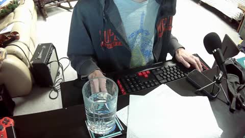 Snapshot of hoboayoyo chatting on 12/22/24, 01:45 Hentai man online show from 12/22/24, 01:45