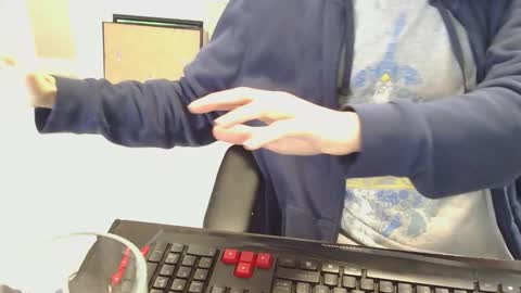 Snapshot of hoboayoyo chatting on 11/16/25, 06:13 Hentai man online show from 11/16/25, 06:13