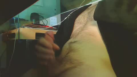 Snapshot of hockeybrad92 chatting on 02/22/25, 11:24 Hairy Hockey Player 92 online show from 02/22/25, 11:24