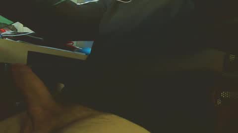 Snapshot of hockeybrad92 chatting on 03/06/25, 03:35 Hairy Hockey Player 92 online show from 03/06/25, 03:35