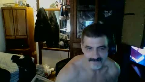 hoglegg99384194 online show from 11/23/25, 12:21