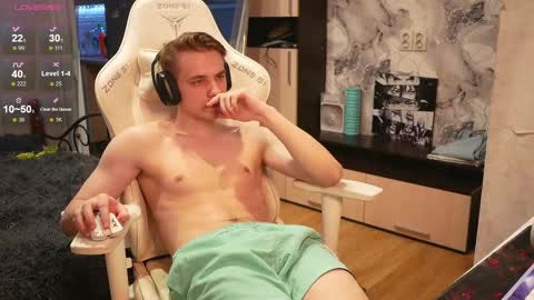 Extaz  Athrey  Howard online show from 11/08/25, 04:45