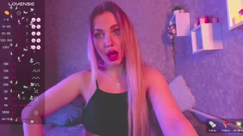 Snapshot of holly_molly8 chatting on 01/13/25, 09:09 holly_molly8 online show from 01/13/25, 09:09