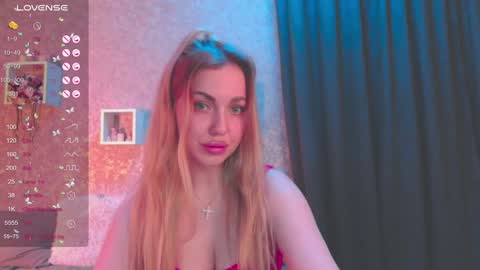 Snapshot of holly_molly8 chatting on 01/22/25, 05:49 holly_molly8 online show from 01/22/25, 05:49