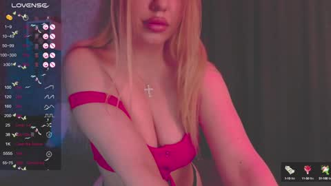 Snapshot of holly_molly8 chatting on 01/26/25, 05:13 holly_molly8 online show from 01/26/25, 05:13