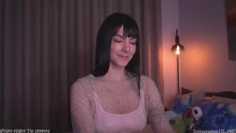 Snapshot of hollylinder_ chatting on 11/22/25, 02:32 Holly Linder online show from 11/22/25, 02:32