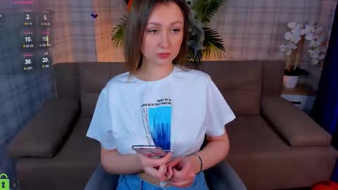 Holly online show from 10/28/25, 08:18