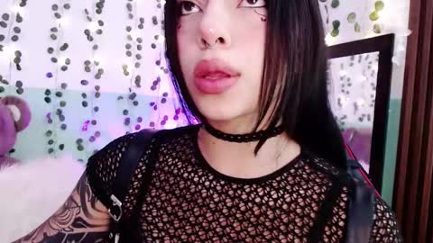 Snapshot of hollyxx_ chatting on 12/29/24, 03:57 holly online show from 12/29/24, 03:57