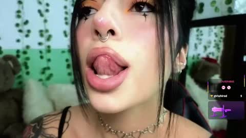Snapshot of hollyxx_ chatting on 01/18/25, 02:55 holly online show from 01/18/25, 02:55