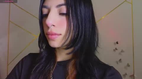 Snapshot of hollyxx_ chatting on 11/05/25, 09:20 holly online show from 11/05/25, 09:20